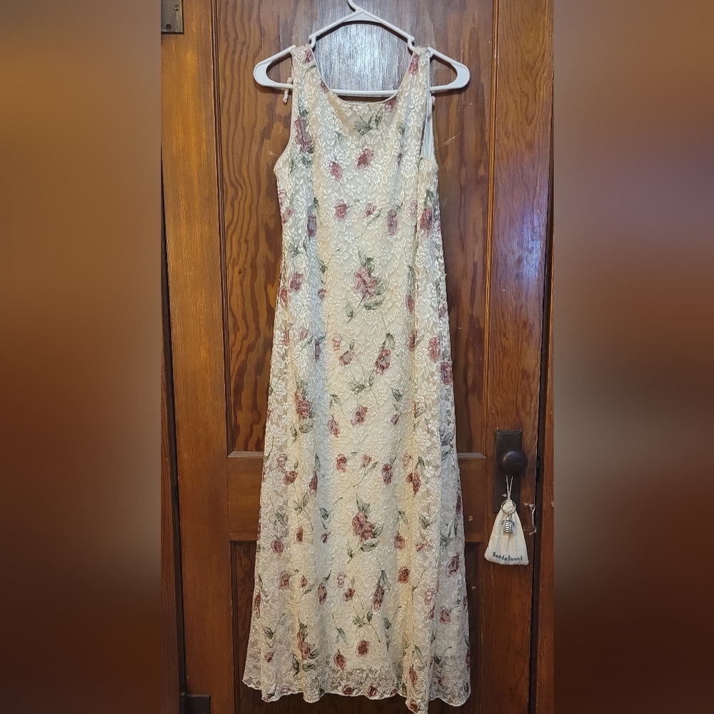 Lacey cream dress with rose design